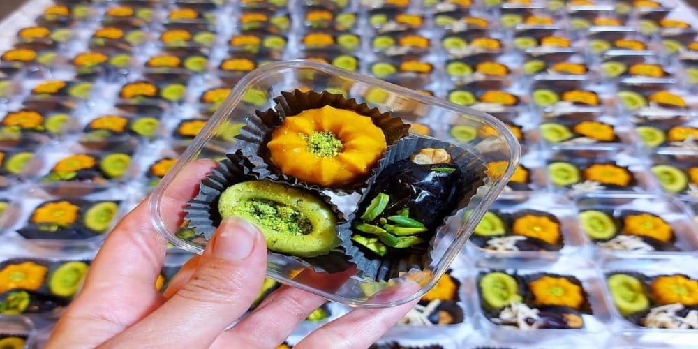 حلوا ها و میوه ها ترکیب ایده آل برای مراسم ها