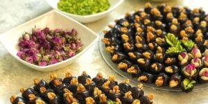 حلوا و میوه ها ترکیب ایده آل برای جشن ها و تولد